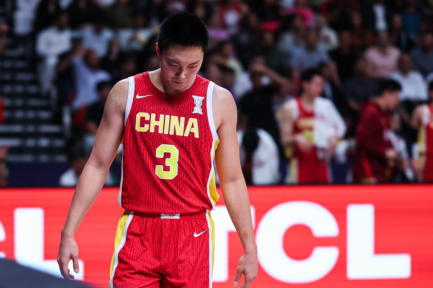 开云-错失关键球！胡明轩的最后一投是否是最优进攻决策？