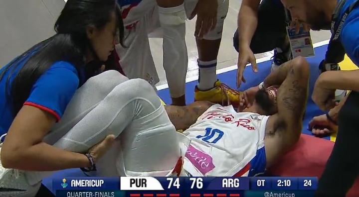 开云入口-阿尔瓦拉多背部重摔伤退 剧痛难忍掩面落泪😭 担架护送离场