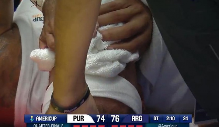 开云入口-阿尔瓦拉多背部重摔伤退 剧痛难忍掩面落泪😭 担架护送离场