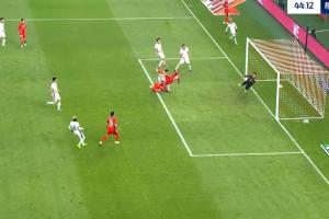 开云娱乐-海港2球领先！莱昂纳多&amp;李圣龙门前双人包抄，后者头球俯冲破门