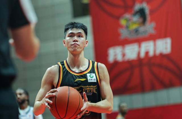 kaiyun-意外不?庞峥麟首次入围男篮国家队集训名单,郭士强坚持使用赵睿